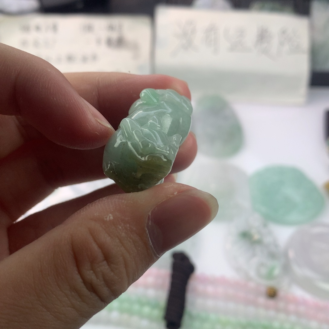 翡翠颈饰未镶嵌一