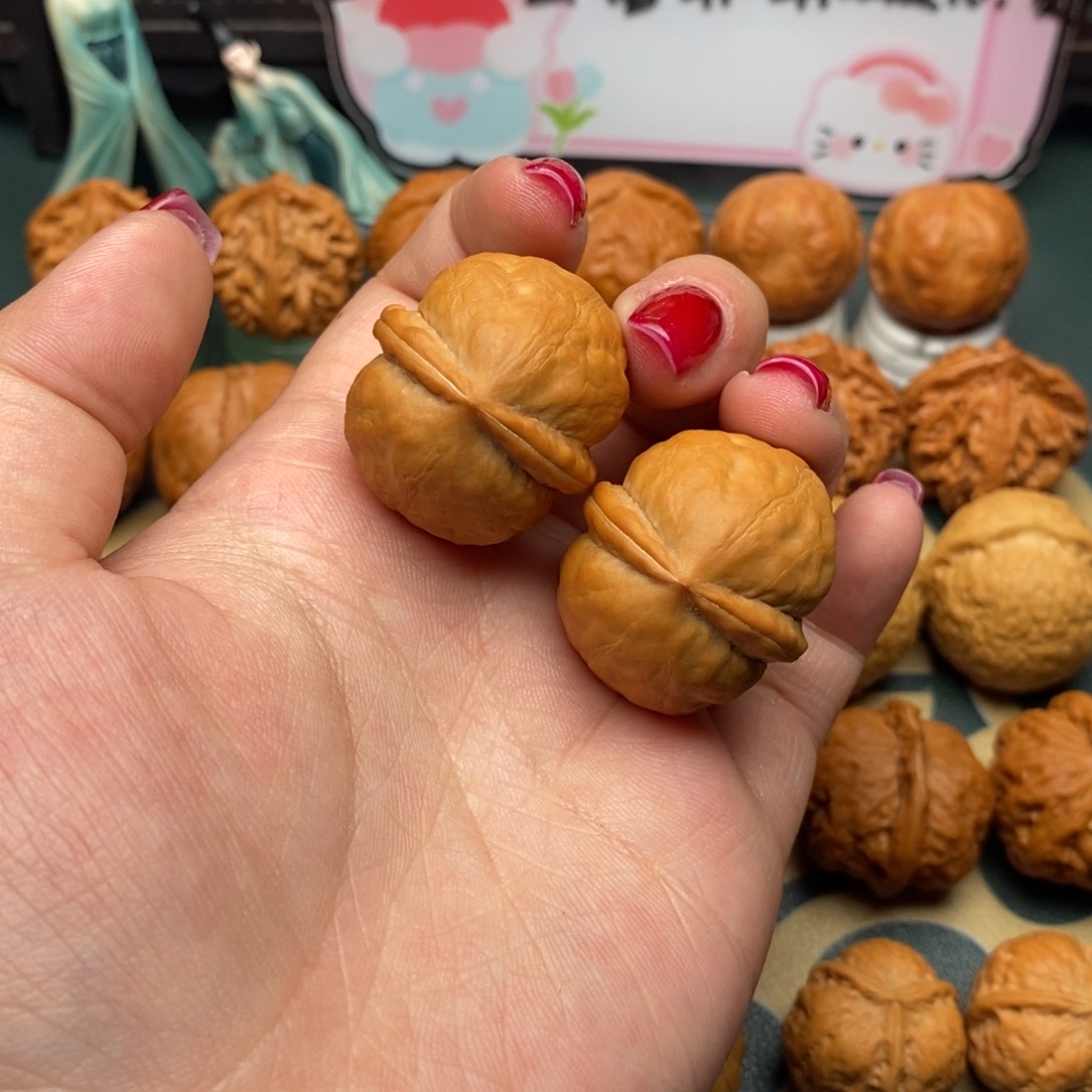 文玩核桃把件海豚