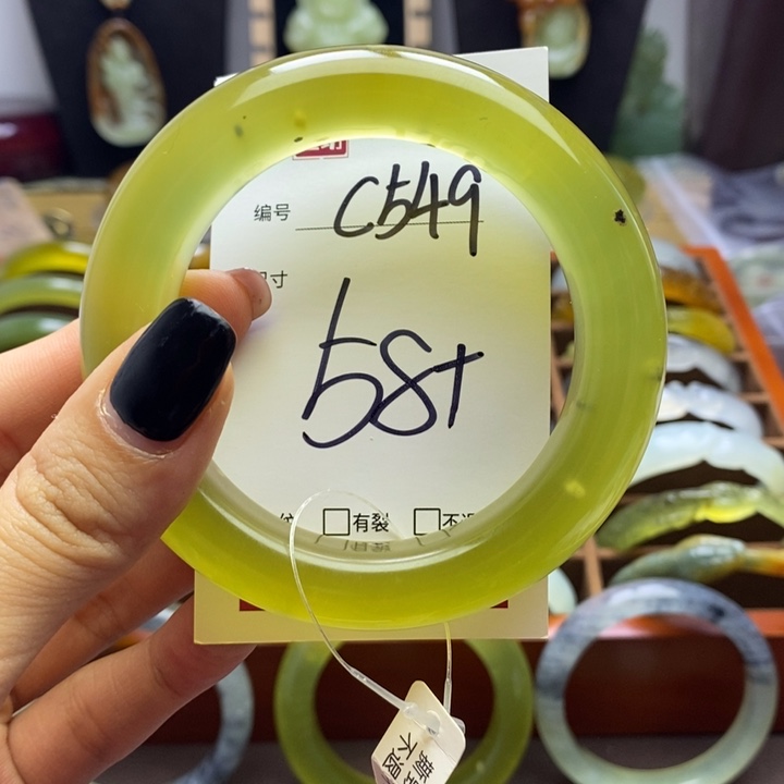 蛇纹石玉手镯未镶嵌