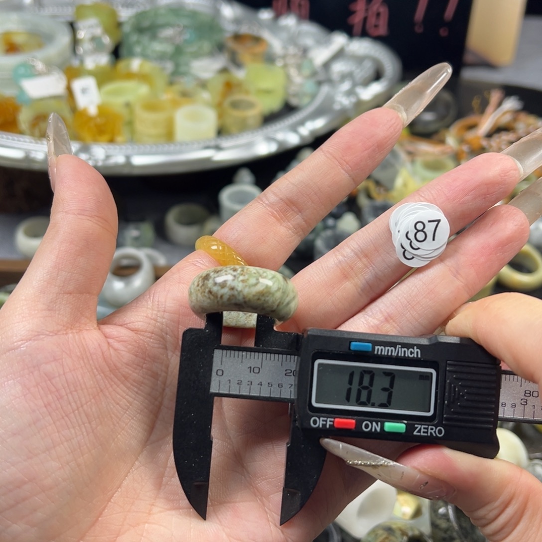 蛇纹石玉未镶嵌戒指