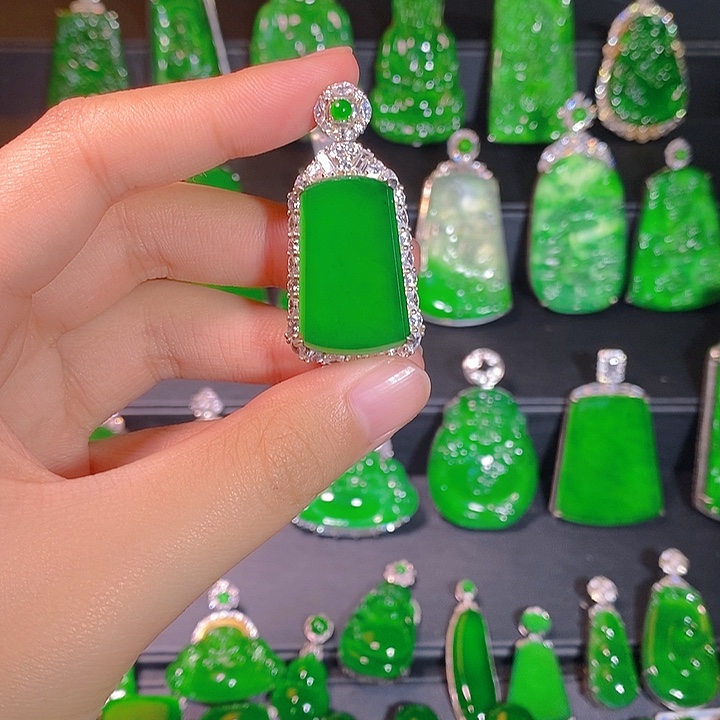 翡翠银S925镶嵌颈饰uu