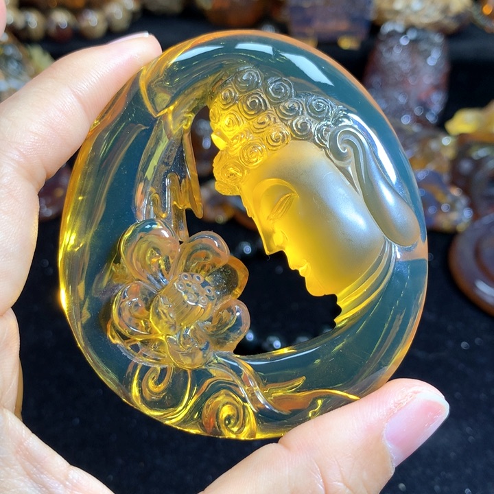 琥珀颈饰未镶嵌蓝珀雕刻件花开见佛