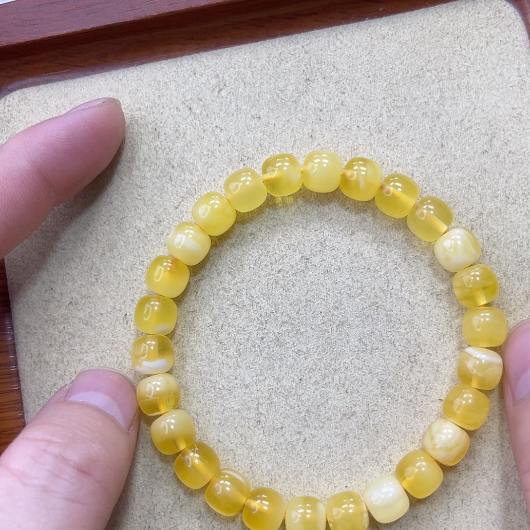 蜜蜡珠宝奇石未镶嵌8.1mm