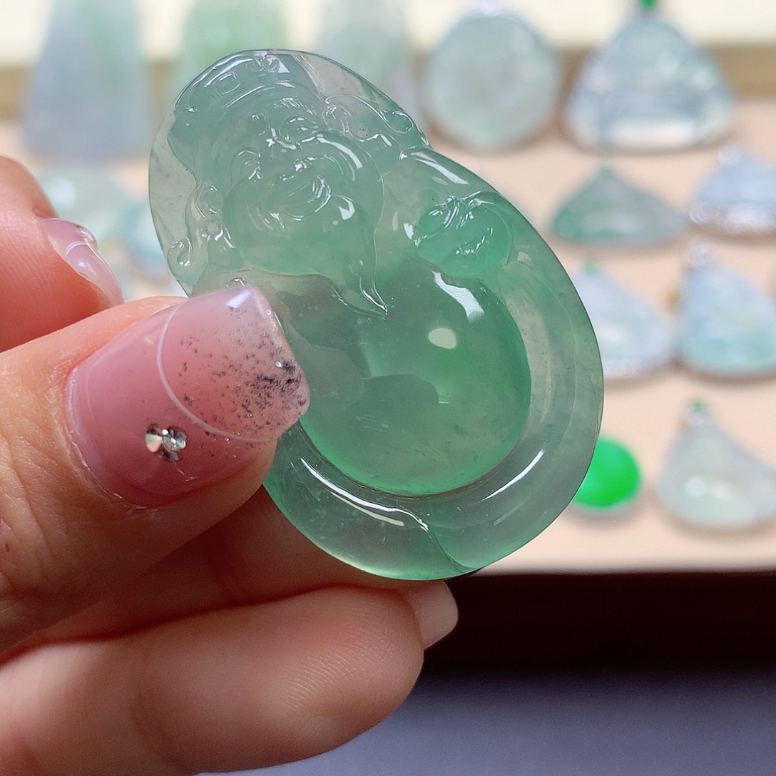 翡翠颈饰未镶嵌翡翠