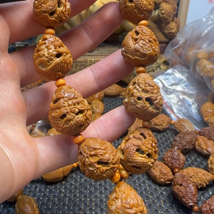 橄榄核手串/手链九龙献瑞
