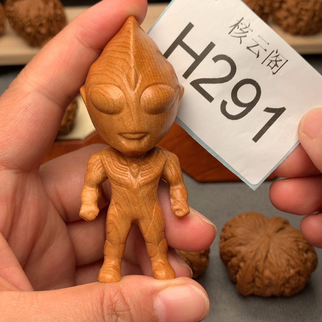 文玩核桃把件80高奥特曼