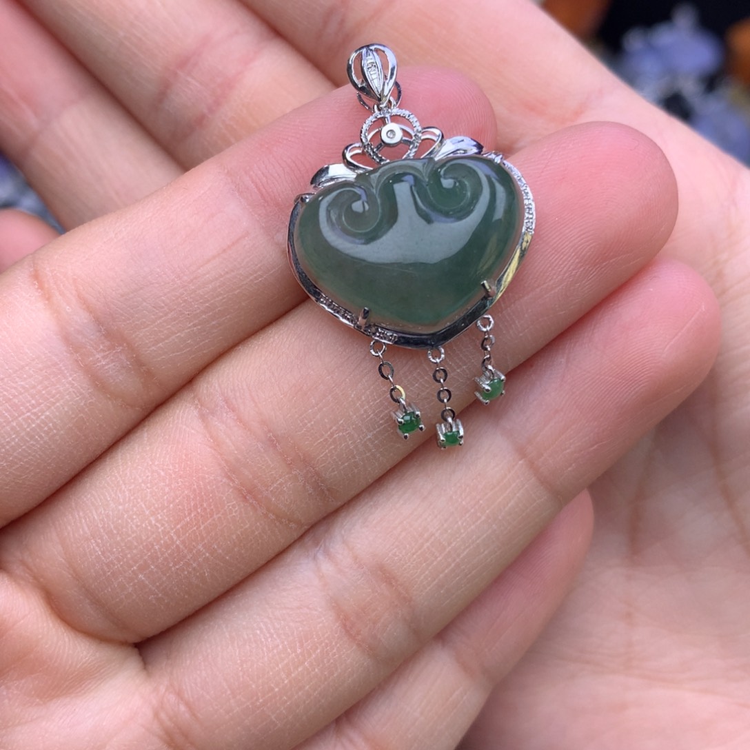 翡翠吊坠(不含链)18K金镶嵌