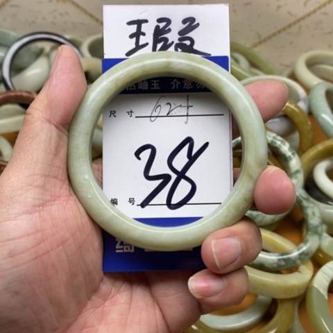 未镶嵌蛇纹石玉手镯