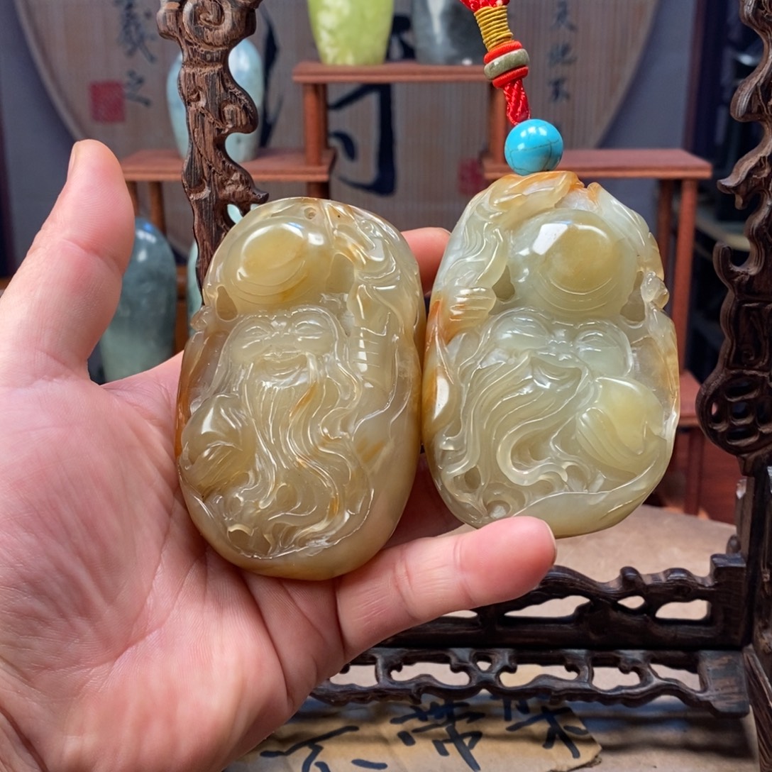 逍***明玉岫岩精品寿星把件