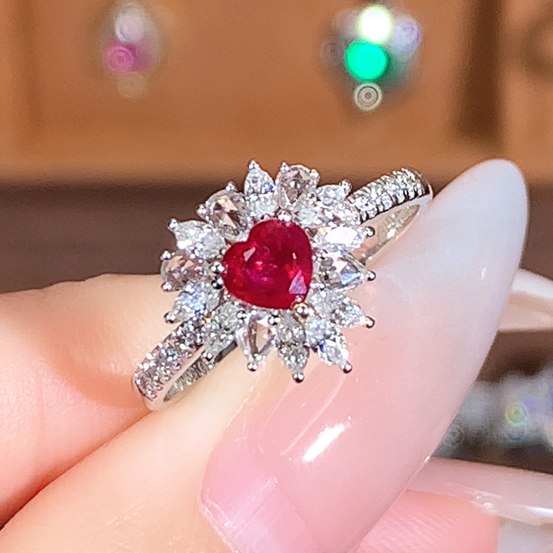 18K金镶嵌红宝石戒指0.5ct/天然宝石/七天无理由
