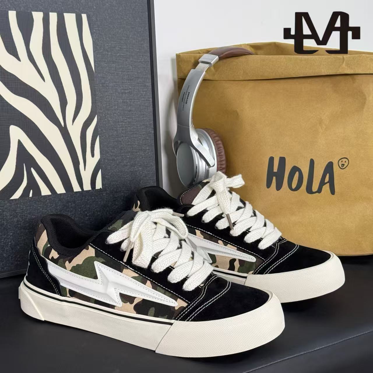 【原创设计】2026新潮流时尚迷彩闪电面包厚底机车痞帅板鞋