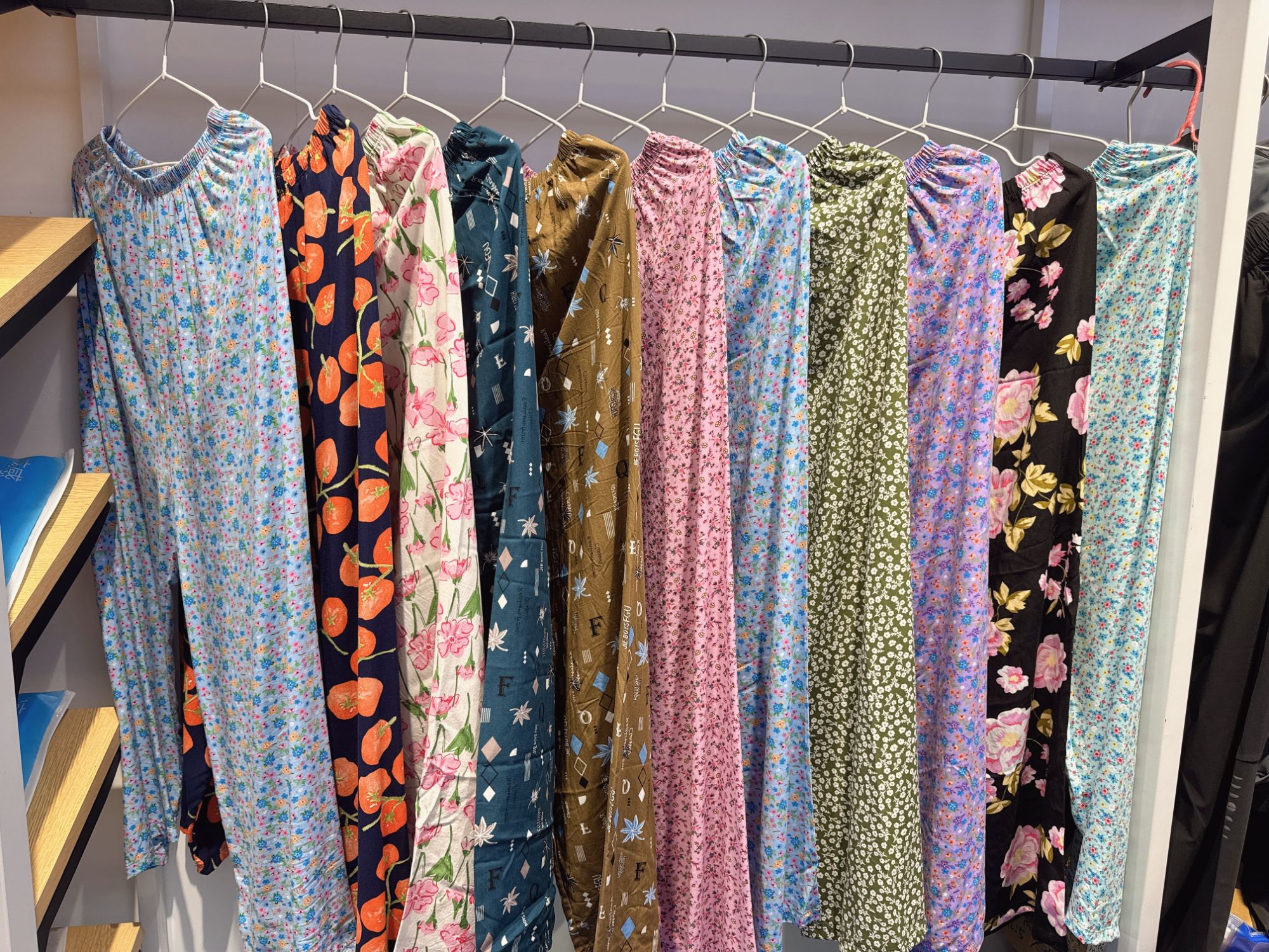 老裁缝手工制作绵绸睡裤，清爽舒适透气，颜色随机发货尽量满足备注