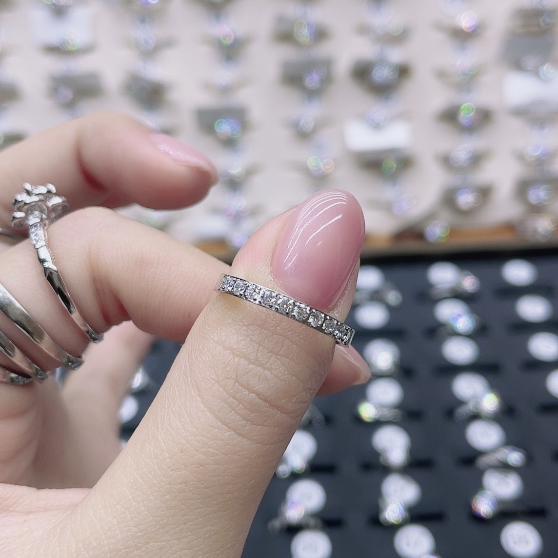 莫桑石非金属圈17。 宽直排半排福利