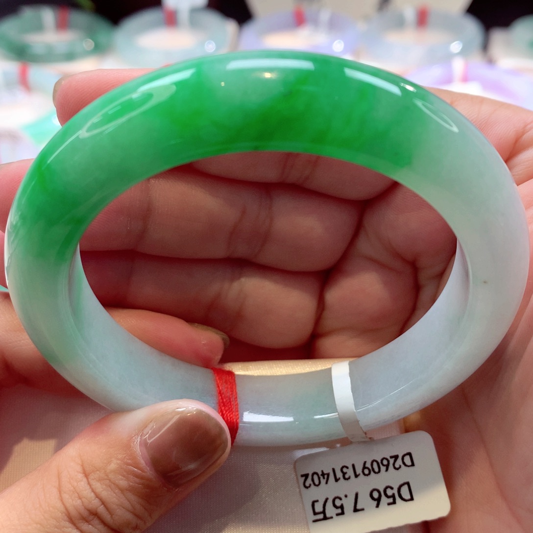 未镶嵌手镯翡翠白底辣绿6号11