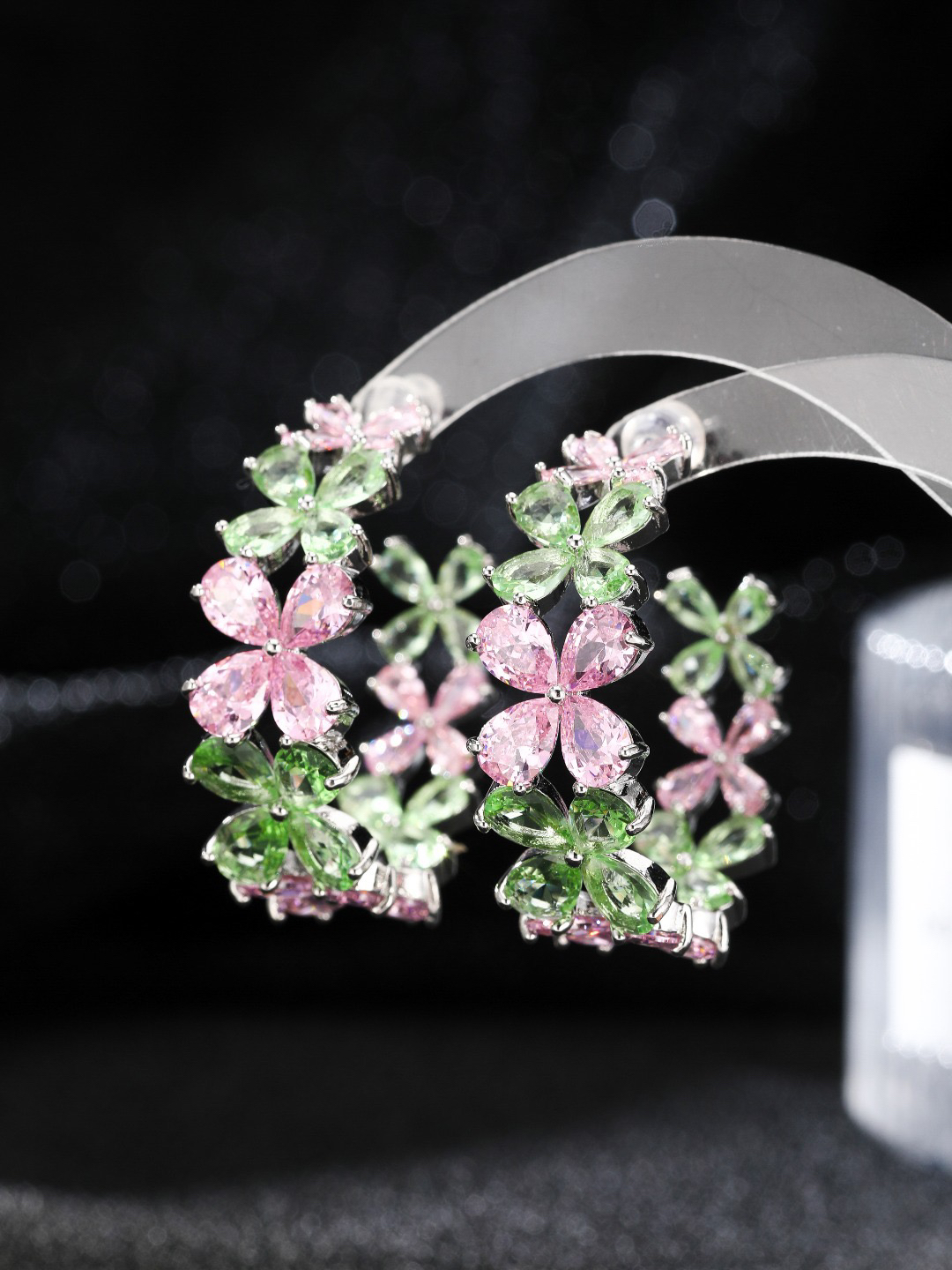 合金合成锆石耳饰 3932高级轻奢时尚C型彩色花朵耳环