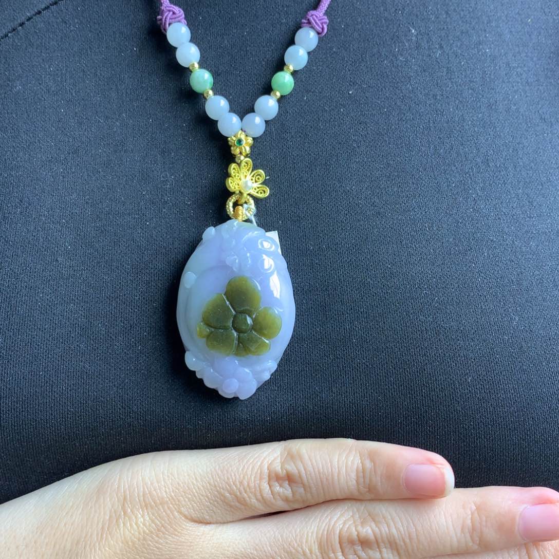 翡翠颈饰未镶嵌翡翠