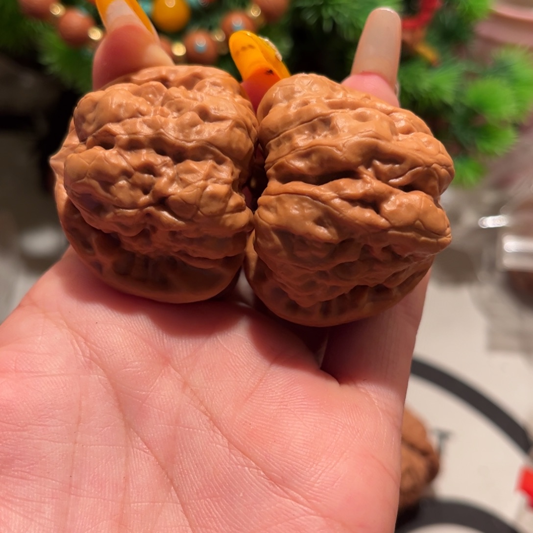 绿***景吊坠桃核昌蛙文玩