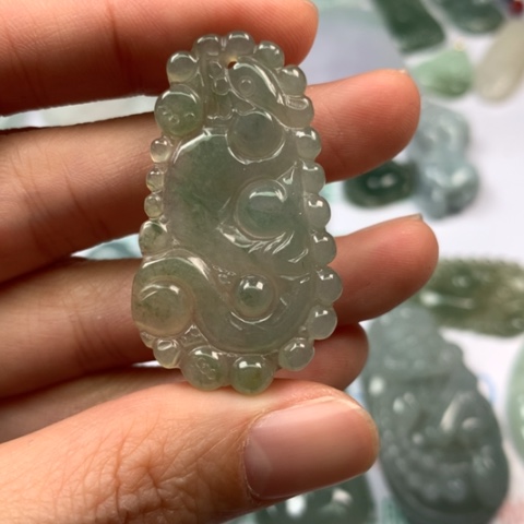 翡翠颈饰未镶嵌翡翠