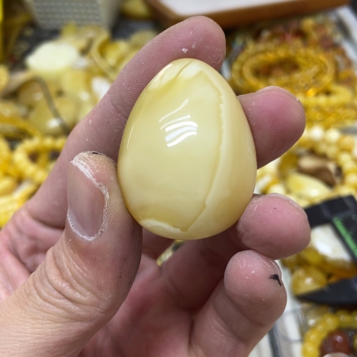 蜜蜡未镶嵌裸石吊坠