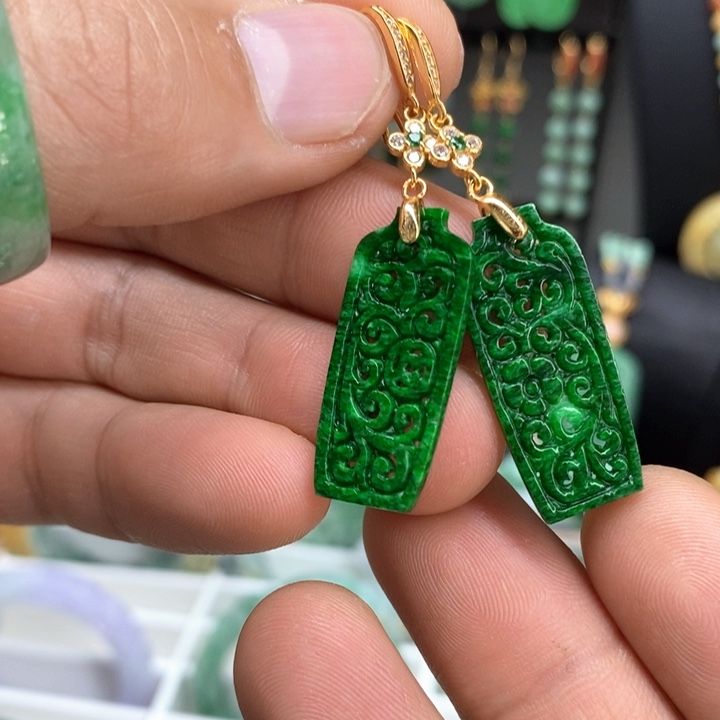 翡翠未镶嵌颈饰耳饰