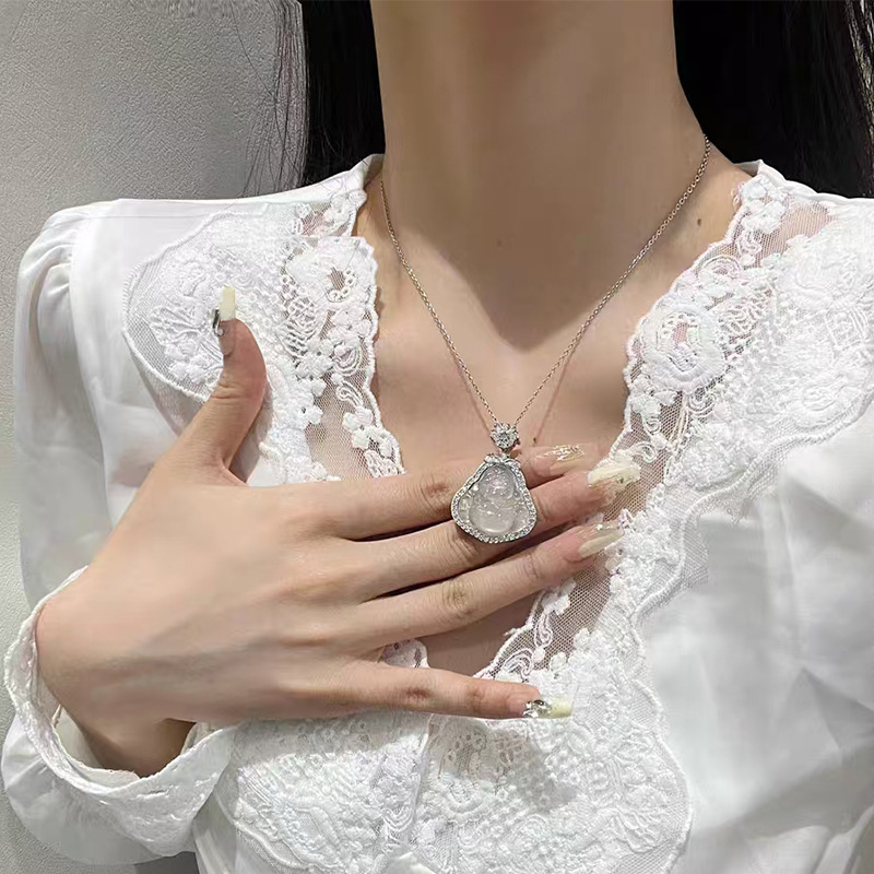 钛钢吊坠 新中式弥勒佛吊坠项链女2024爆款轻奢复古高级感锁骨链