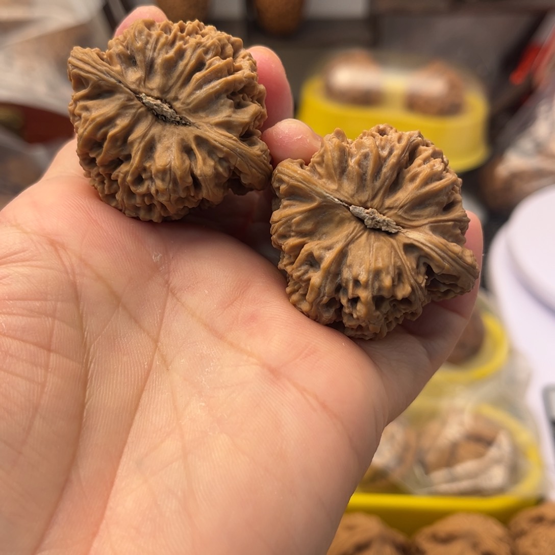 文玩核桃吊坠Z***7南疆石