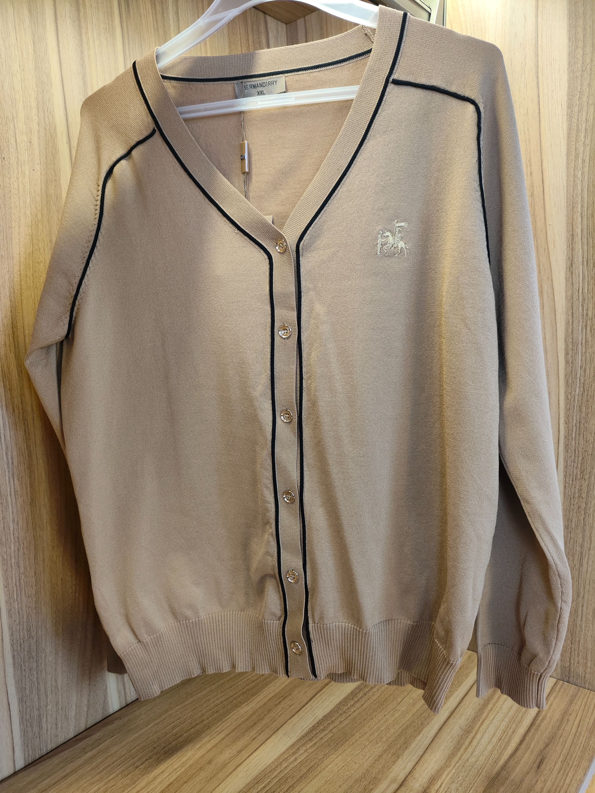 伴月伊人福利款刺绣撞色长袖打底衫19292