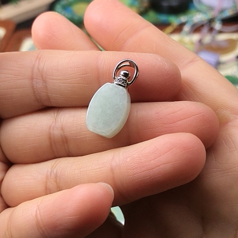 翡翠颈饰银S925镶嵌香水瓶