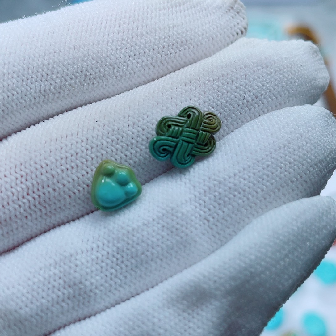 一***虎绿松石未镶嵌珠宝奇石