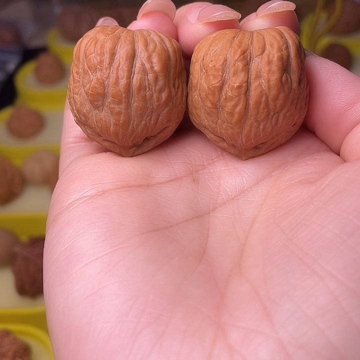 文玩核桃吊坠青蛙