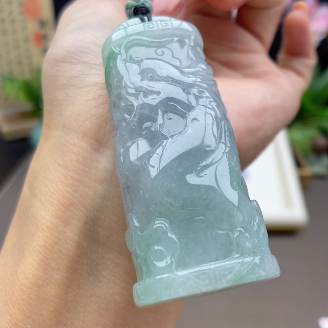 翡翠未镶嵌颈饰吊坠