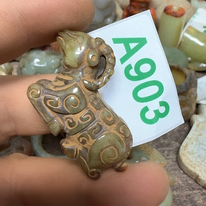 和田玉颈饰未镶嵌