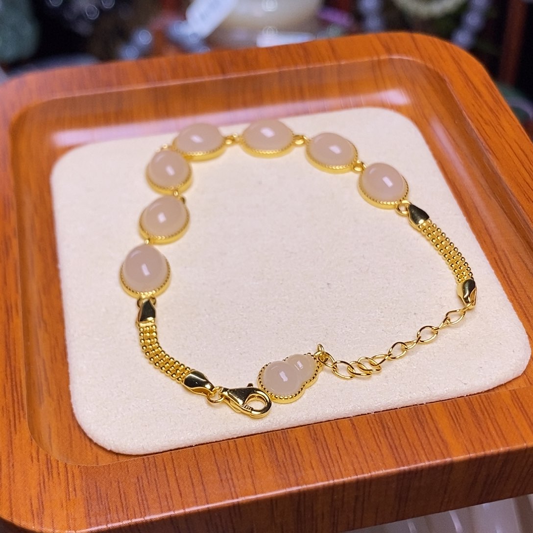 和田玉未镶嵌藕粉老熟料银镶手链