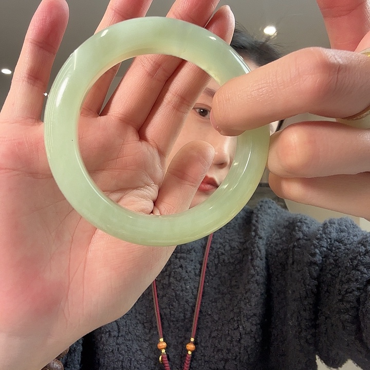 晚***意蛇纹石玉未镶嵌颈饰