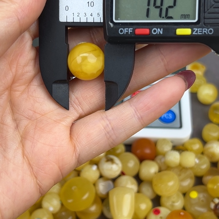 琥珀裸石未镶嵌微瑕101