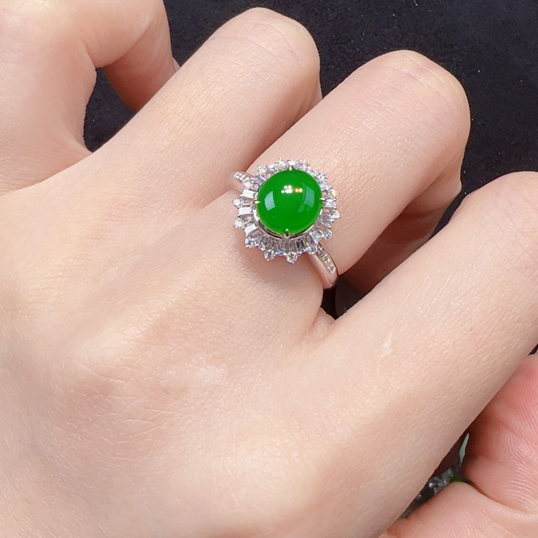 翡翠戒指18K金镶嵌蛋面