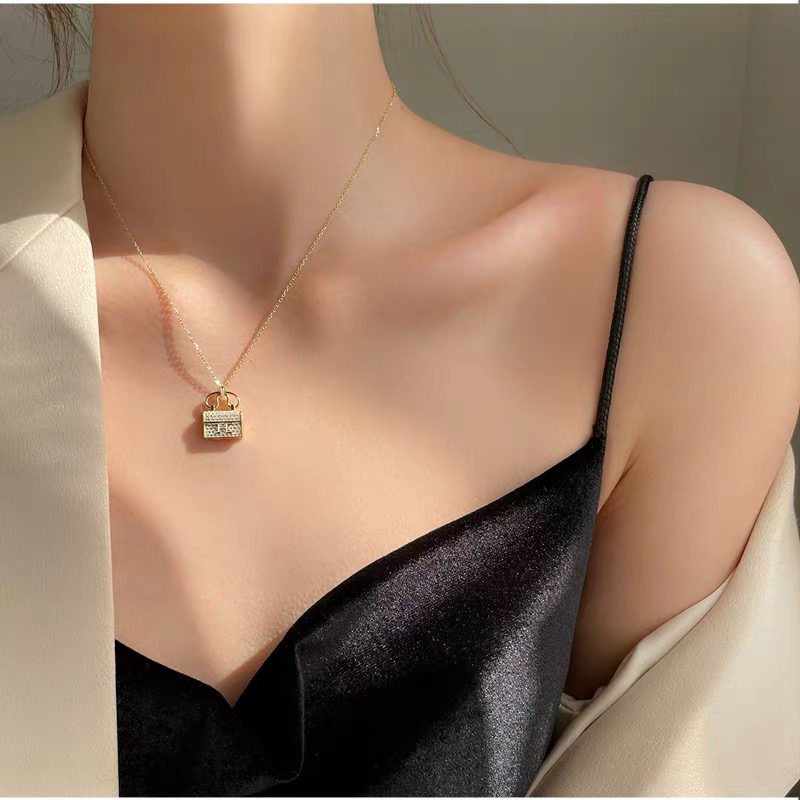 钛钢项链 027新款康康包包锁头项链气质轻奢满钻锁骨链