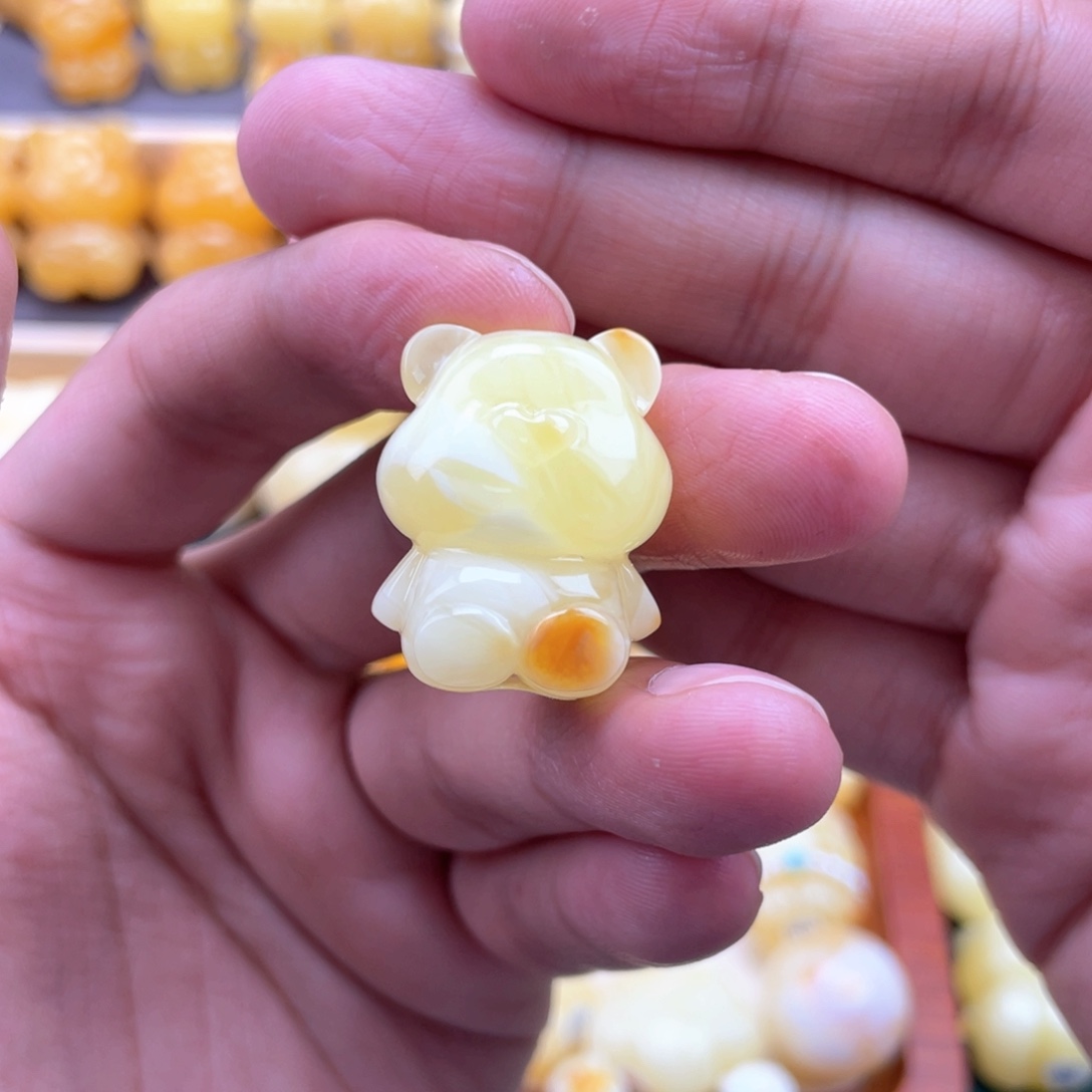 高***沂琥珀未镶嵌裸石蜜蜡