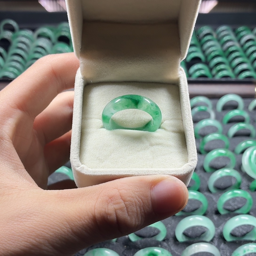 石英质玉未镶嵌戒指