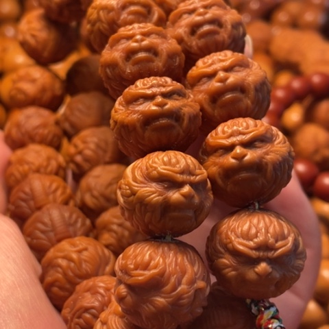 手串猴头核桃卓****哥舞台