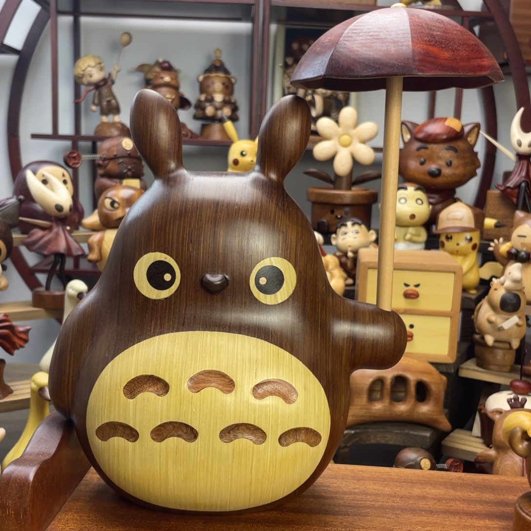 陪***星木巨大龙猫摆件木质木雕