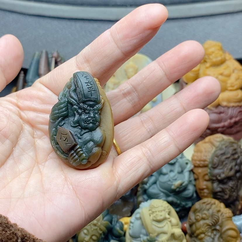 【闪购商品】定制石英质玉吊坠未镶嵌