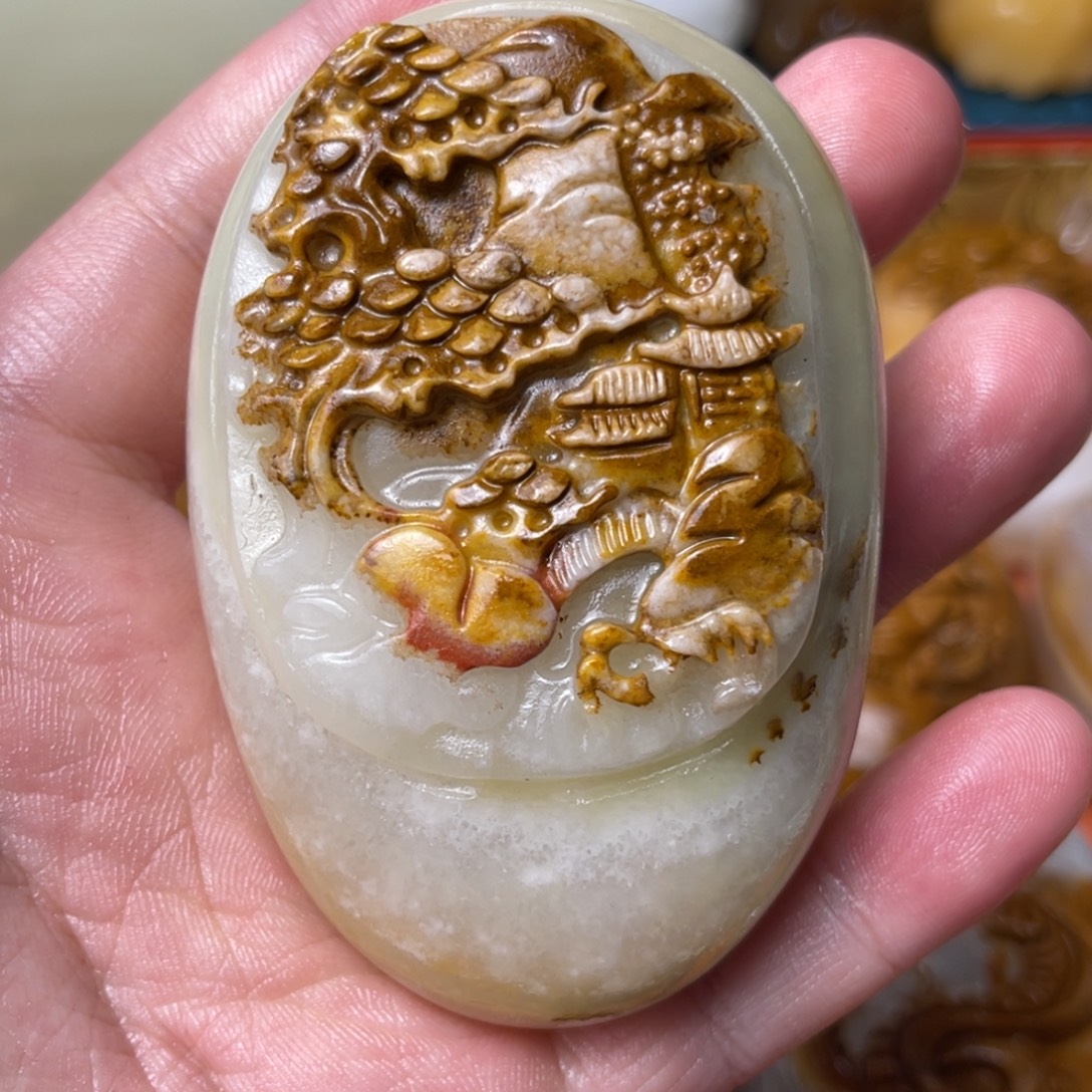 新***才石材天然方解石手把件不退换