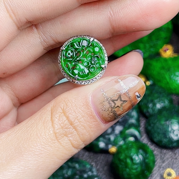 翡翠银S925镶嵌颈饰多样性