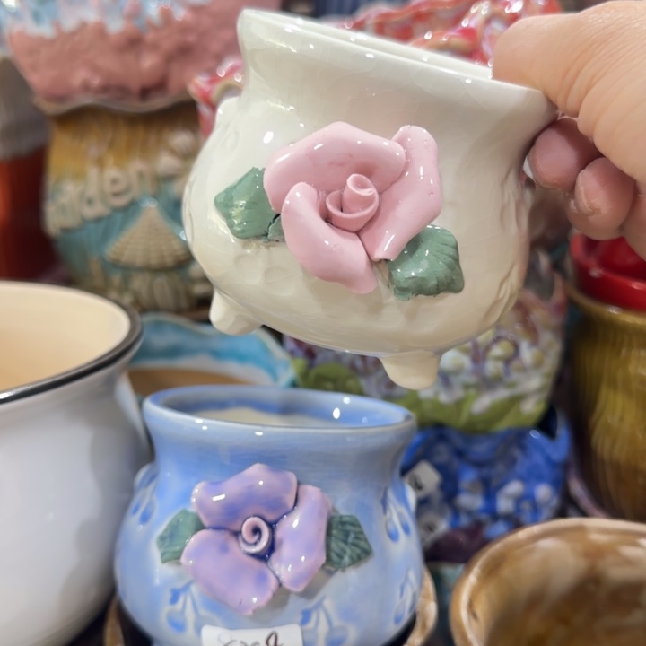 凑9块包邮，有孔，陶瓷花盆