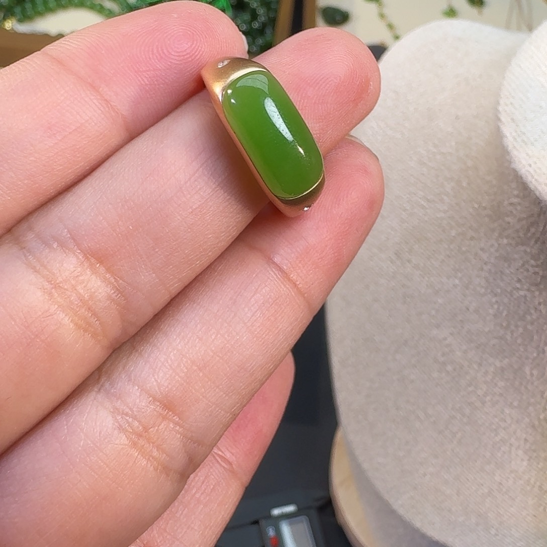 和田玉戒指18K金镶嵌新****芳