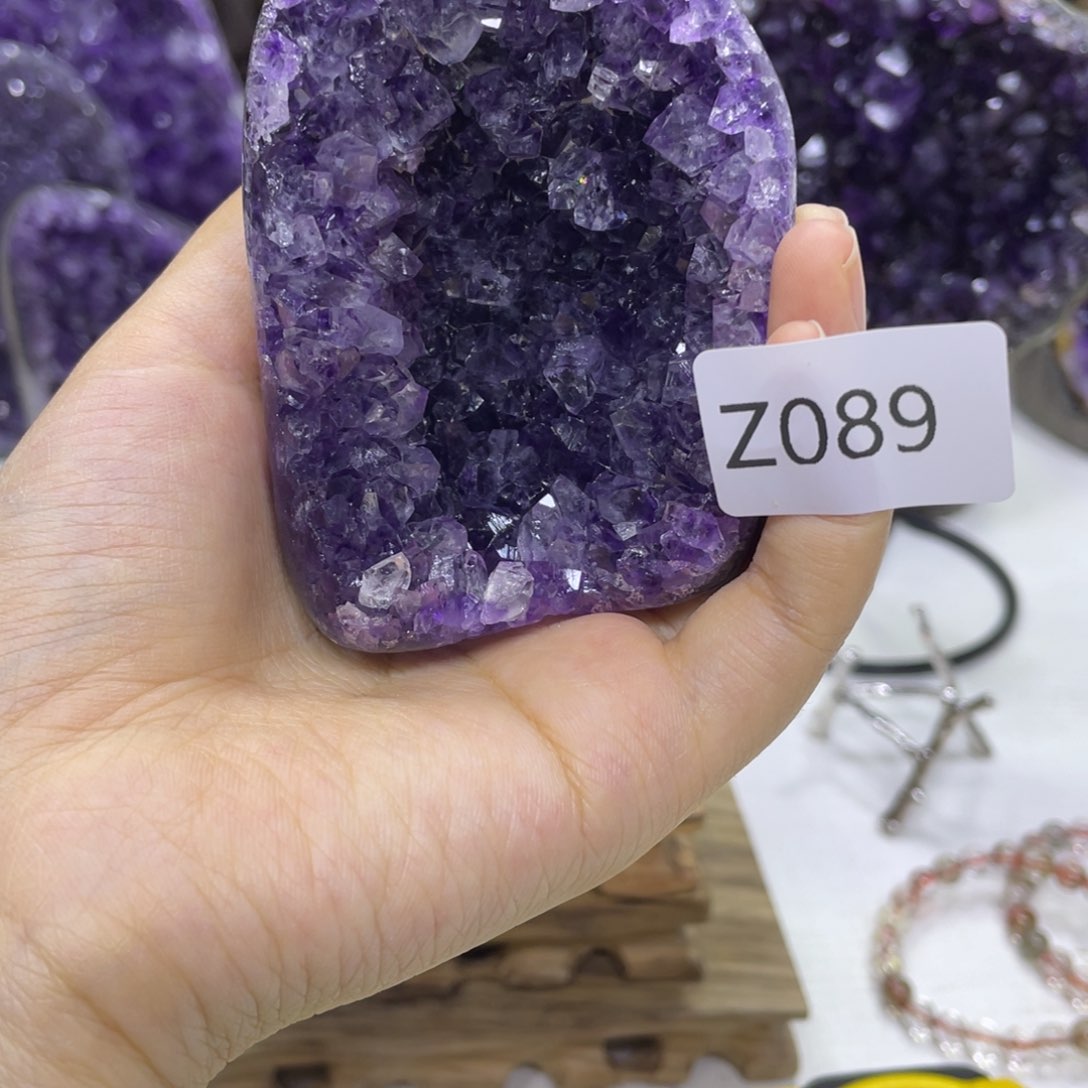乌拉圭紫水晶摆件z089