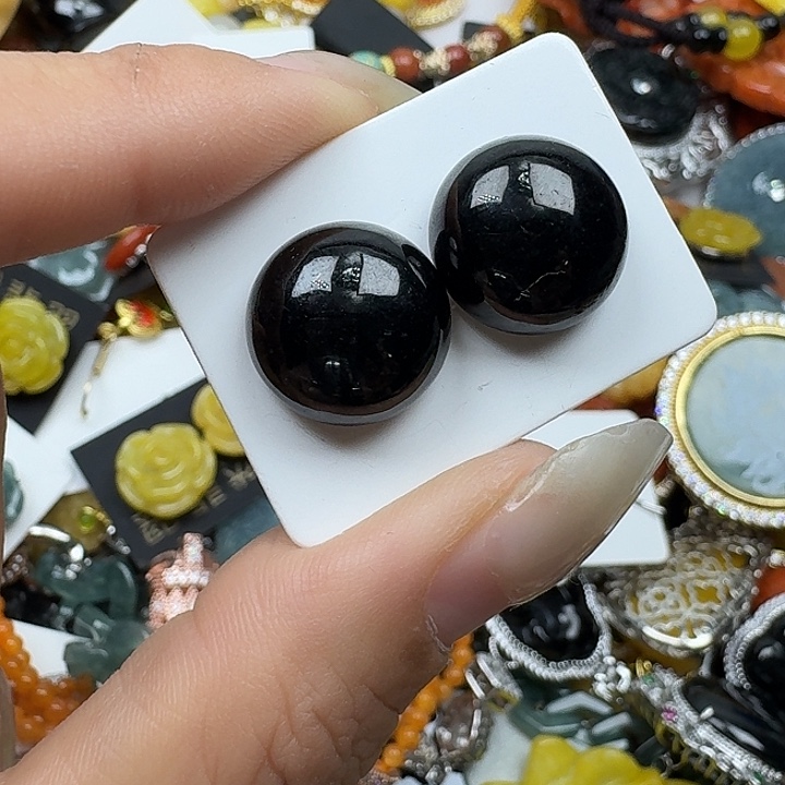 呔***妳翡翠未镶嵌颈饰翡翠