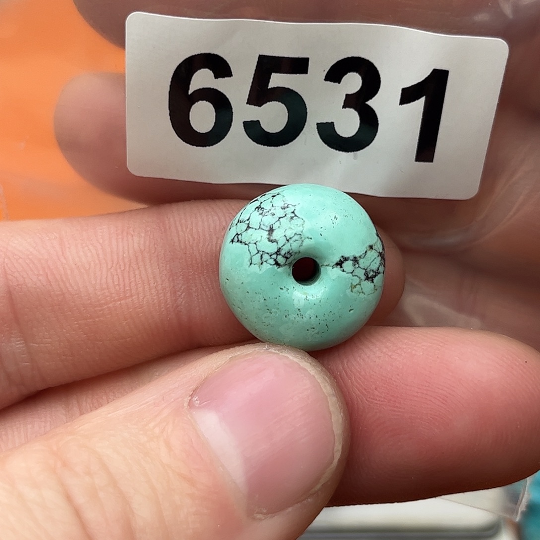 绿松石未镶嵌颈饰