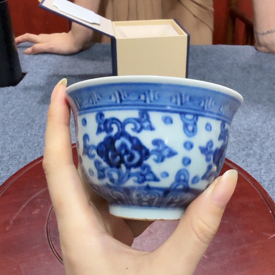 王***来瓷片青花杯子一件完整完整